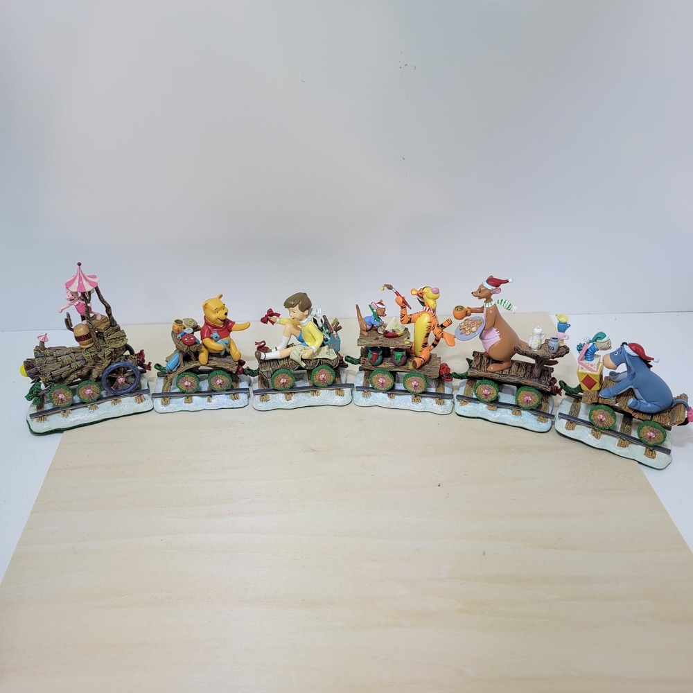 Winnie the Pooh Piglet Danbury Christmas Train Figurine Set Disney‎ Theme Decor